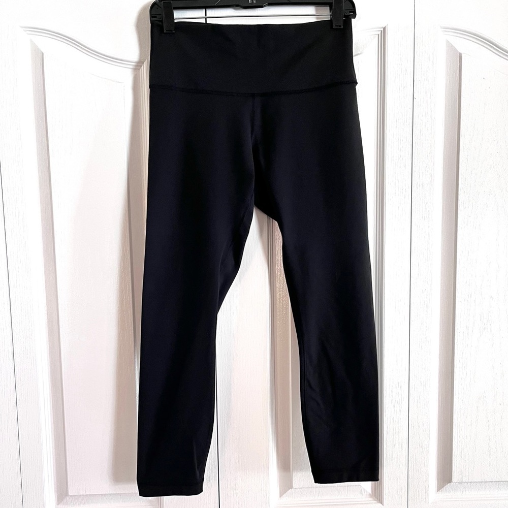 EUC Lululemon black workout pants size 10
